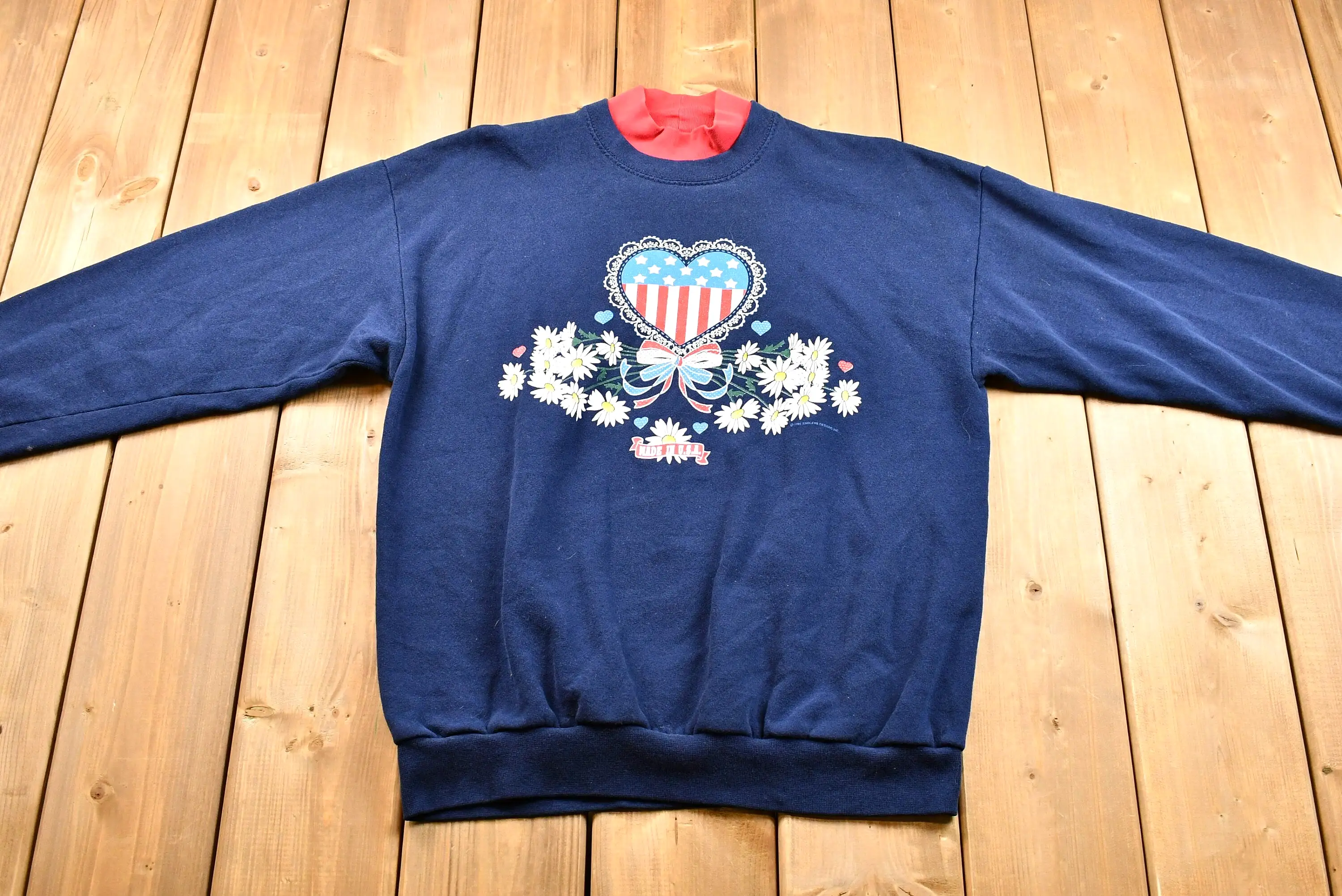 90s Made in USA Graphic Crewneck / American Heart & Flowers Print / Vintage Graphic Tee / Made in USA / Double Collar / American