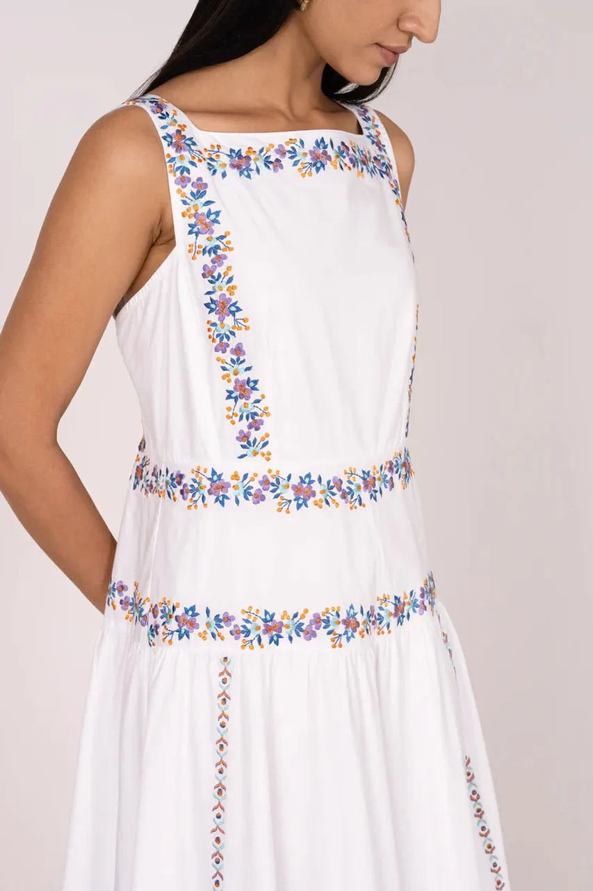 Banjanan Rasia Dress, White