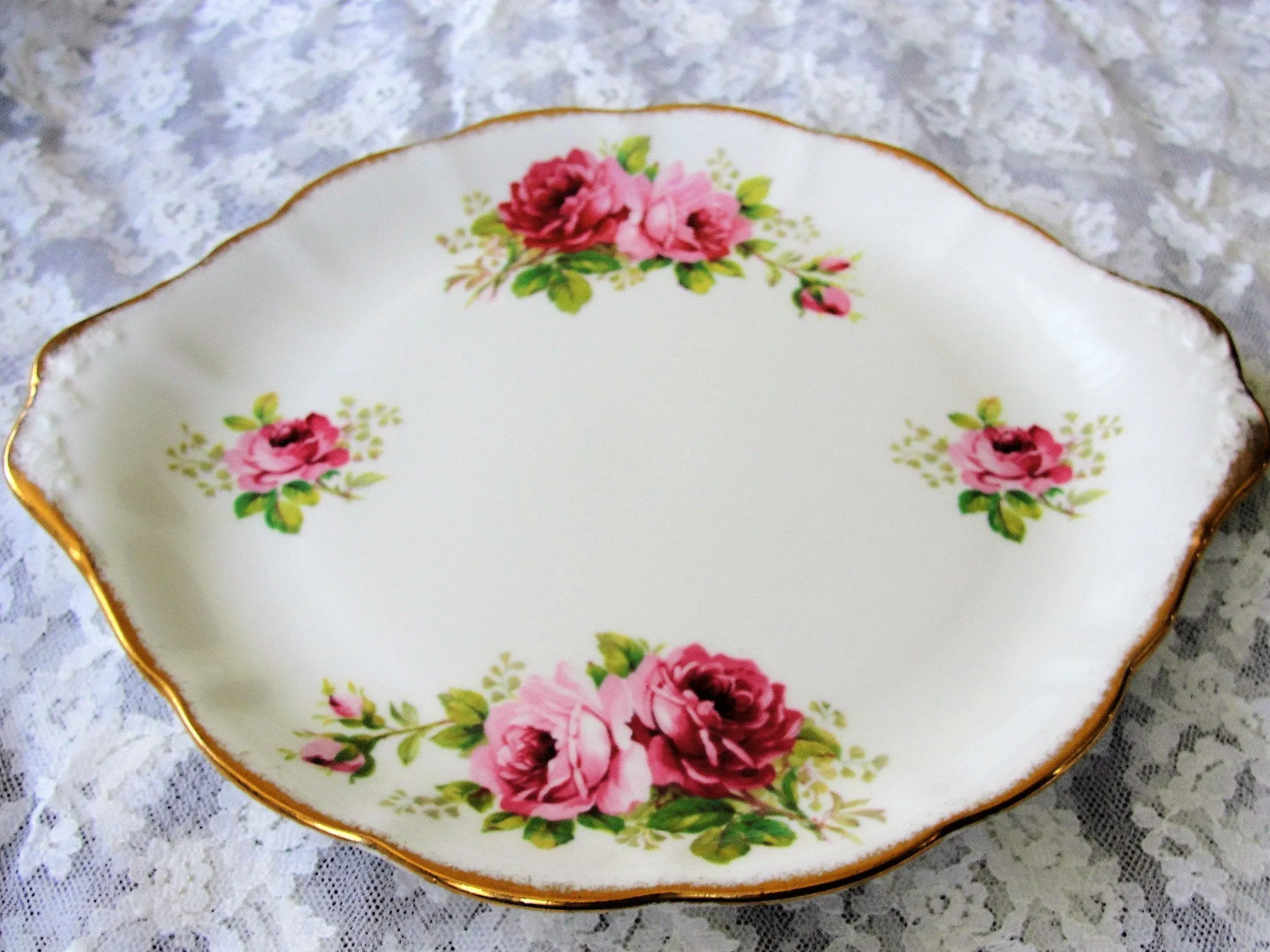 BEAUTIFUL Royal Albert American Beauty Cake Plate,Paul Longpre Lush Pink ROSES,English Bone China Handled Cake Plate,Vintage Wed