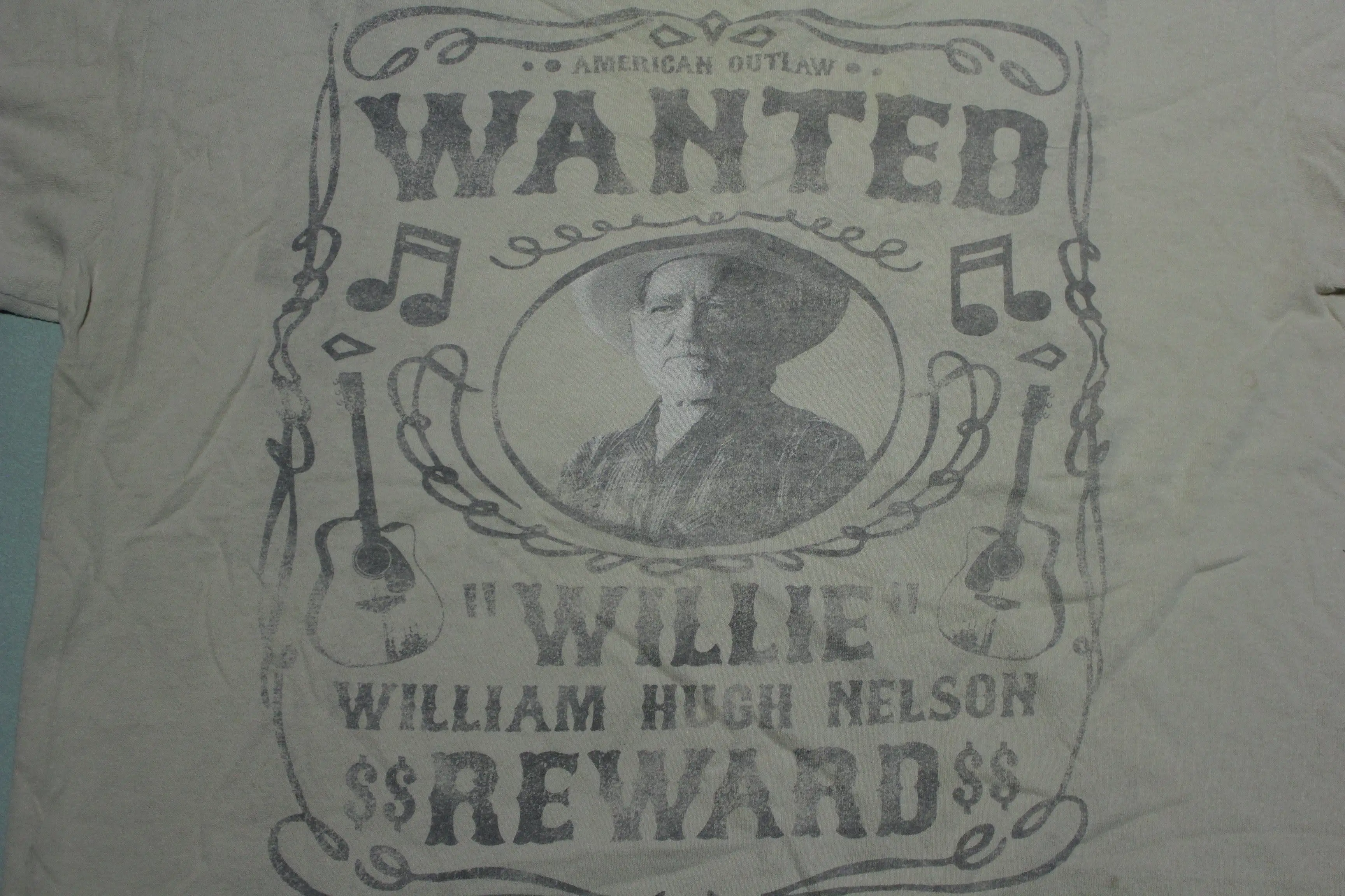 Willie Nelson Wanted American Outlaw Poster Reward Vintage Concert T-Shirt