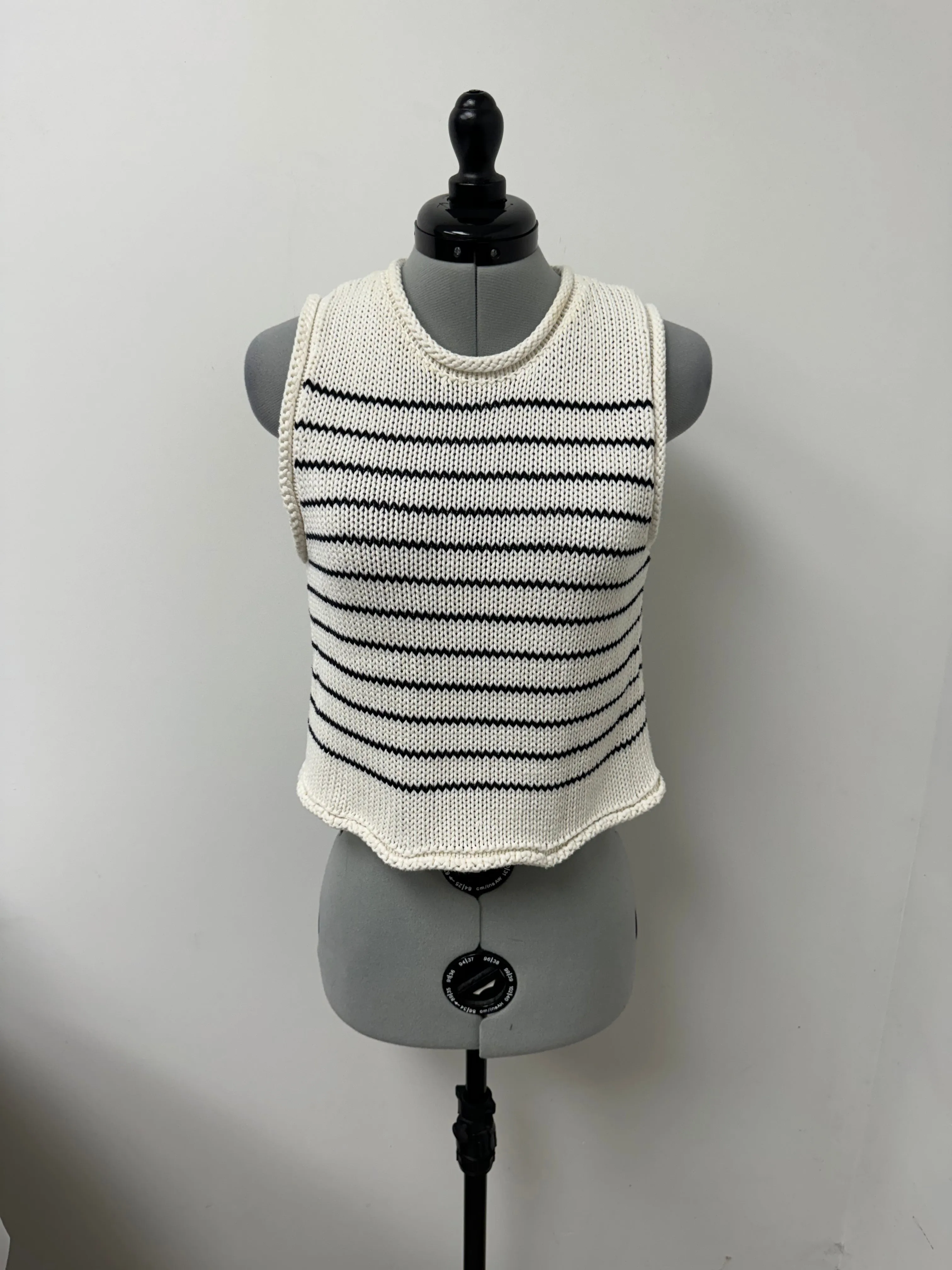 Women’s Zara Sleeveless Sweater, Small